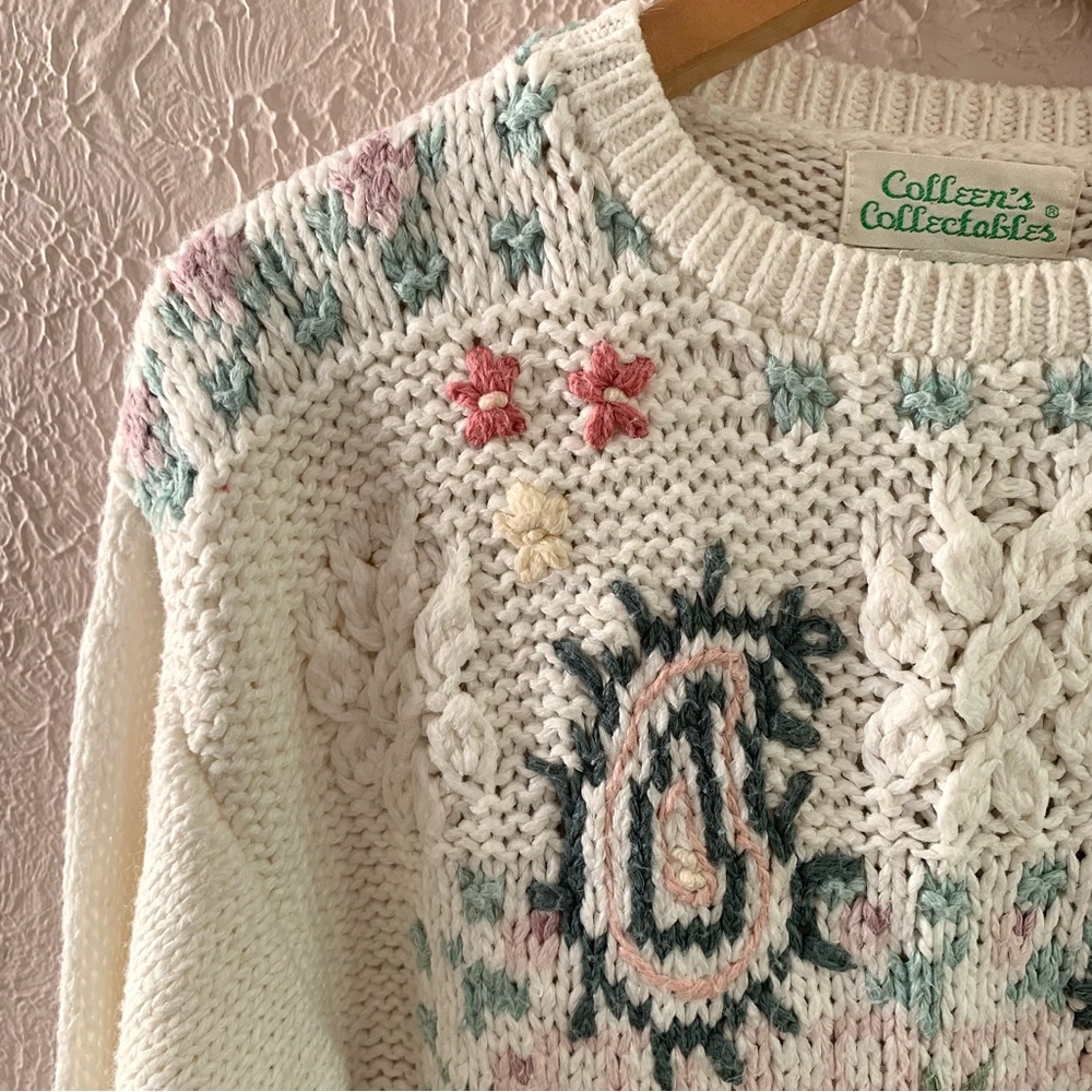 Vintage Granny Chic Hand Knit Sweater Floral and paisley - Picture 2 of 6